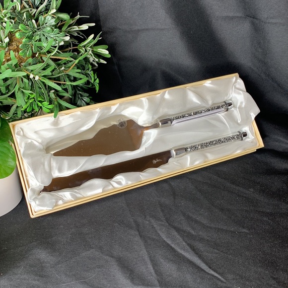 NIB Oleg Cassini cake knife and server with hematite stone filled handles - Picture 13 of 14